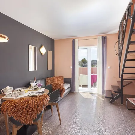 Luxury Marhella & Jakov Μακάρσκα